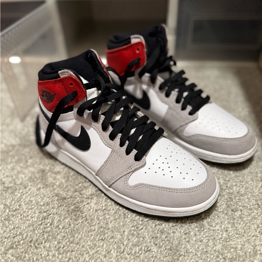 Air Jordan 1 Retro High OG 'Smoke Grey'